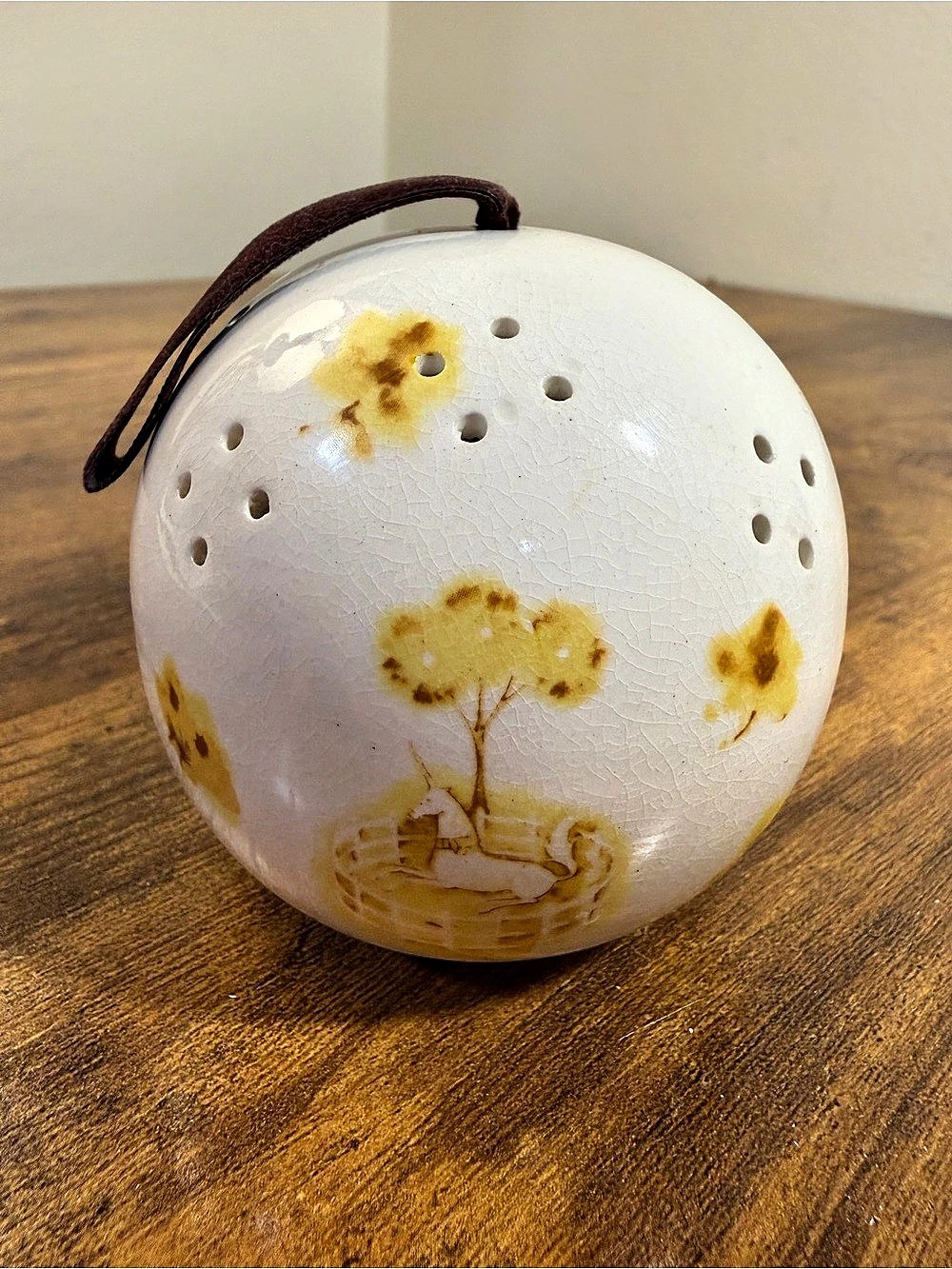 Vintage Ceramic Floral Hanging Decor, White & Yellow unicorn design